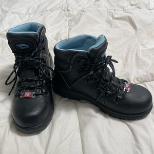 Woman’s 6.5 steel toe leather boots